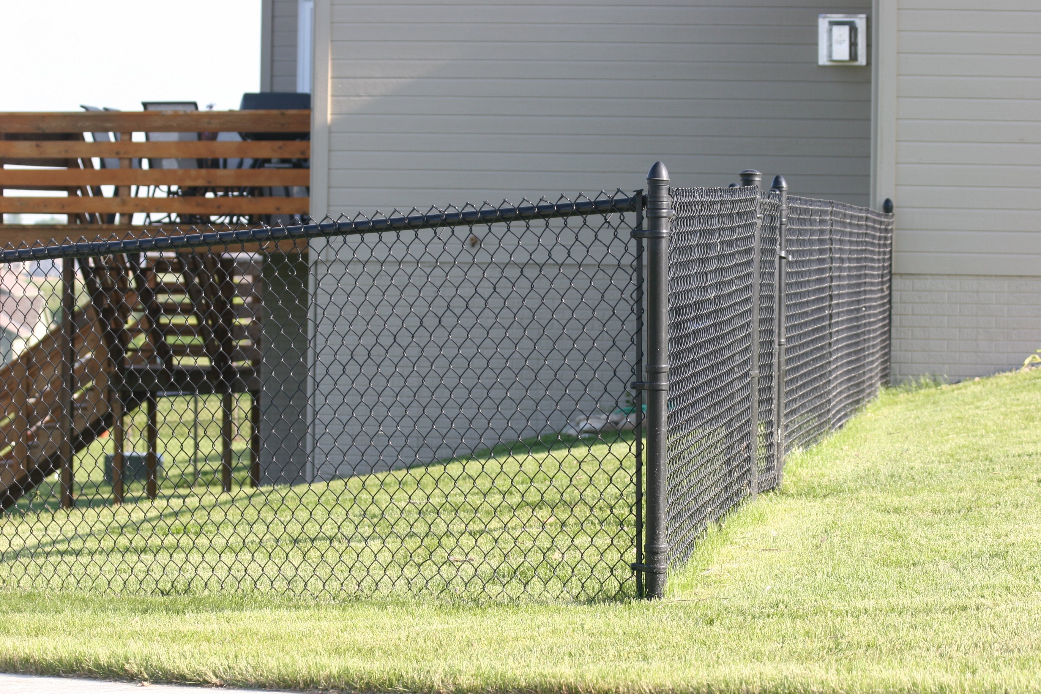 新品FENCE OF DEFENSE『REUNITED&STARTING… 50' Length] 5' Black Vinyl Chain Link Complete Fence Package